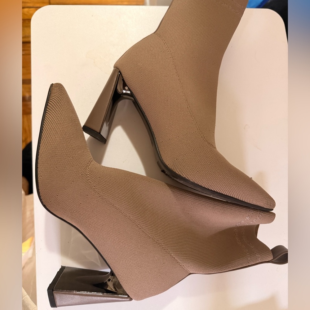Chic Brown Heeled Boots
